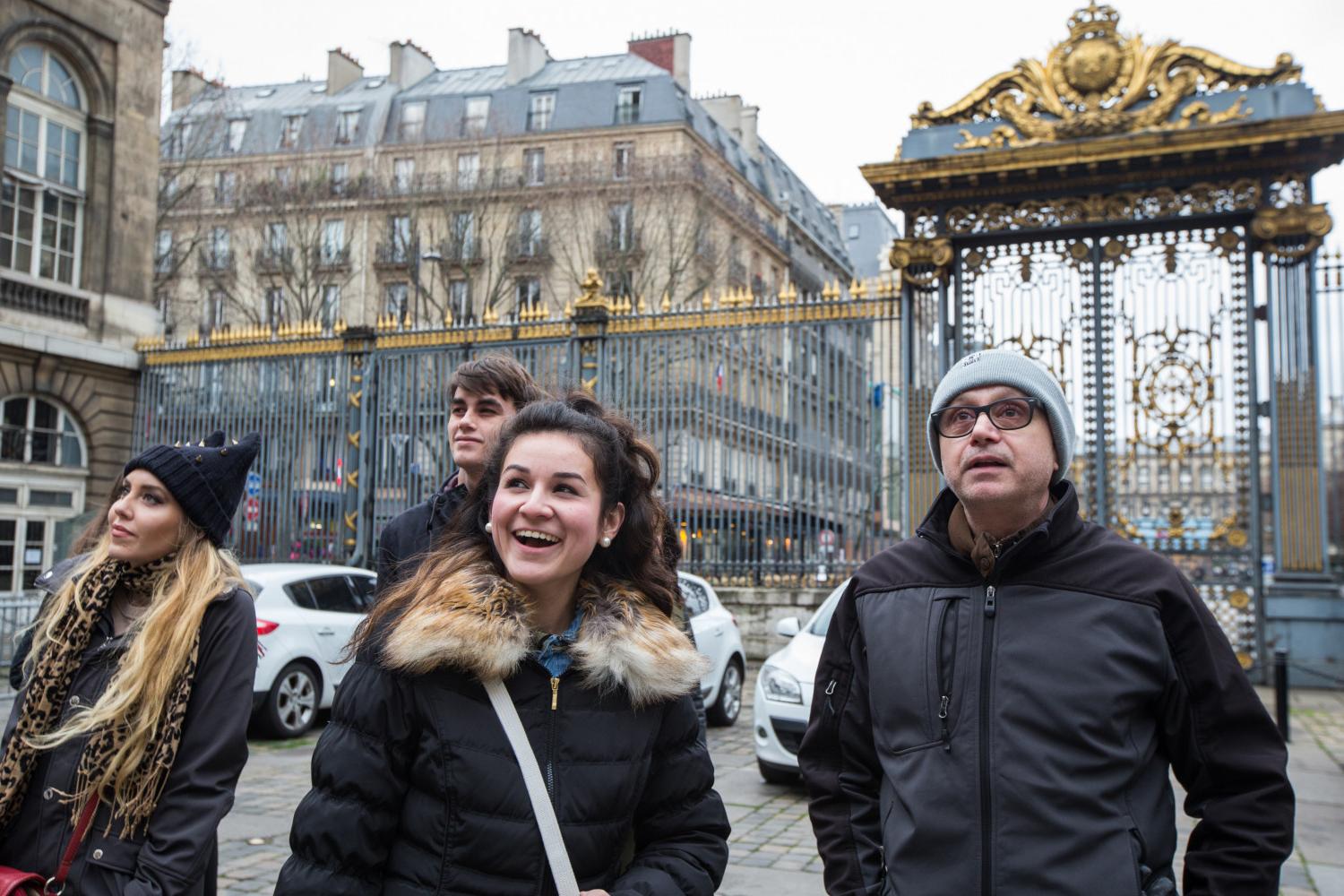<a href='http://zwd2.ngskmc-eis.net'>全球十大赌钱排行app</a>学院法语教授Pascal Rollet带领学生们到巴黎游学.